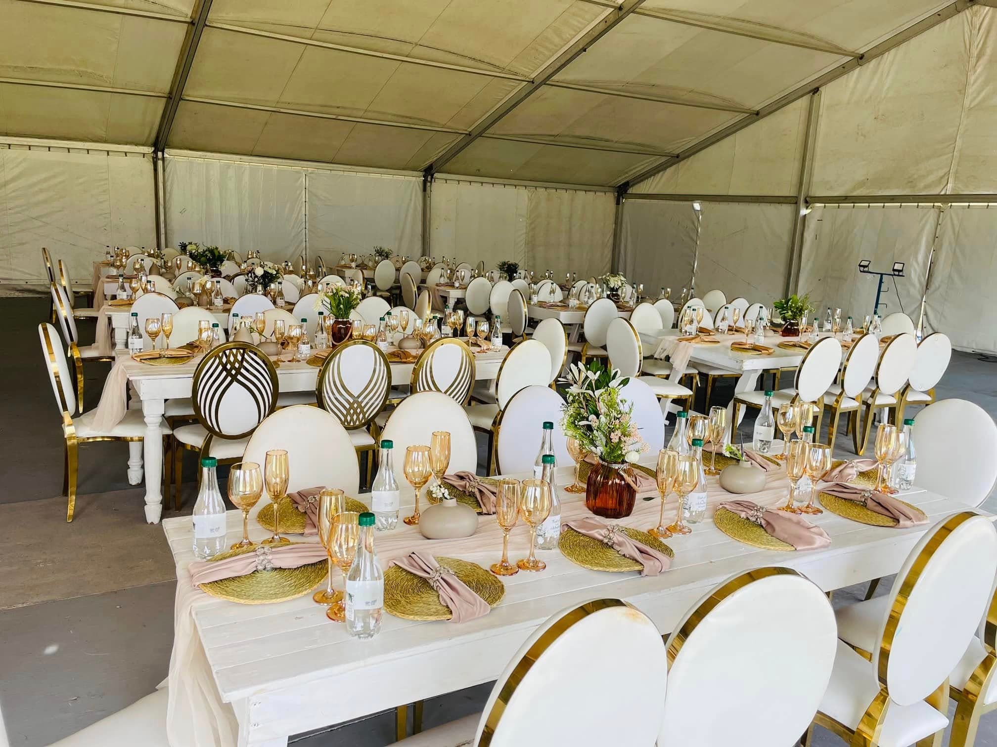 Entertainment & Decor